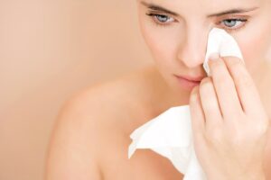 Understanding the Connection: 4 Ways Dirty Eyelashes Affect Eye Health