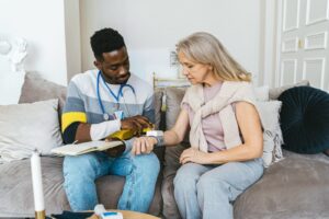 The Benefits of Senior Living Placement Services for Families and Seniors