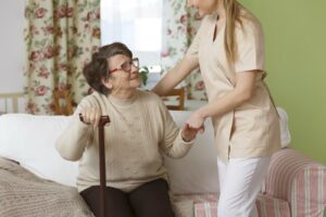 Top 6 Benefits of Socializing in Common Area Assisted Living Spaces