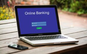 4 Factors Business Professionals Should Consider When Selecting a Bank